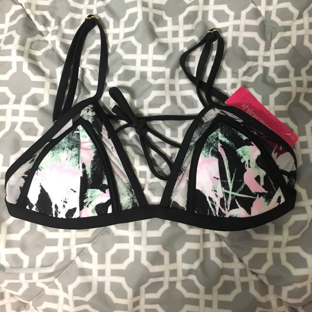 Xhilaration bikini top with mesh M