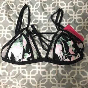 Xhilaration bikini top with mesh M