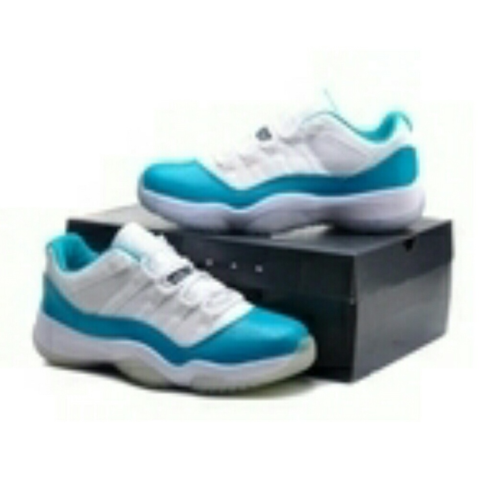air jordans low top sky blue and white