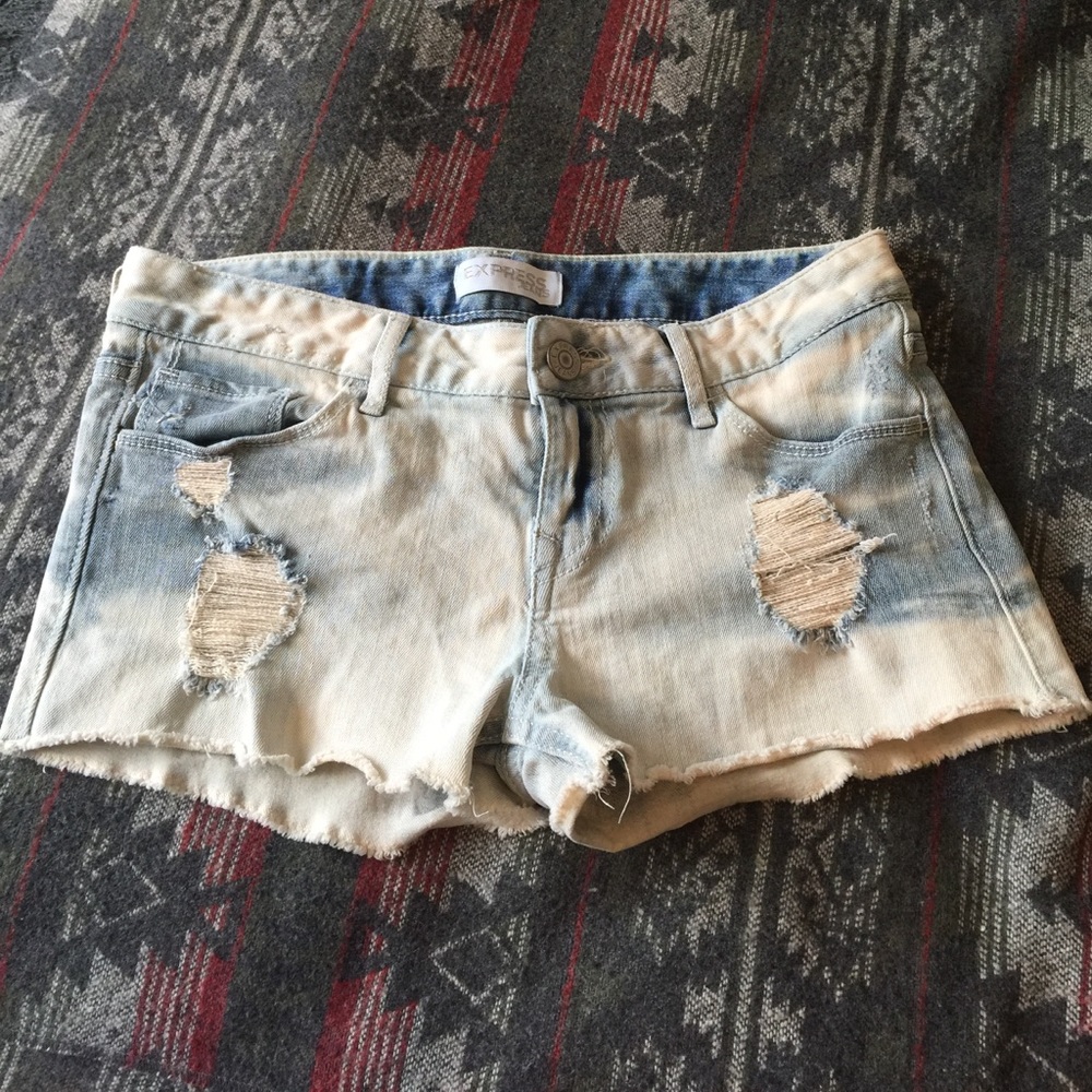 ⚡️Sale:Express distressed shorts size 2