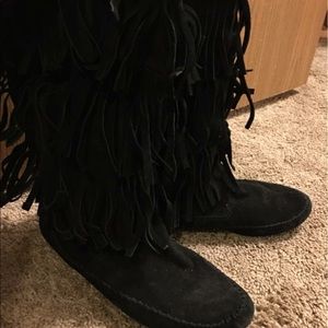 Fringe boots