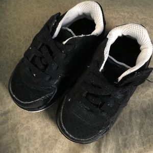 Nike baby shoes🖤