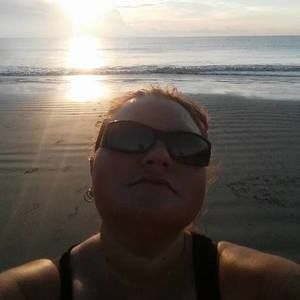 Meet your Posher, Laura m