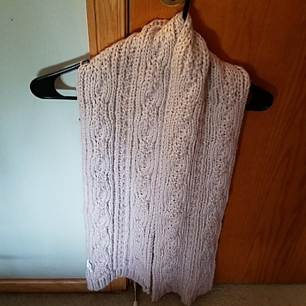 Wet Seal knitted scarf