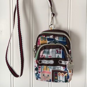 leSportsac Camera Cover