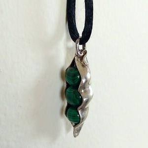 3 Peas In A Pod!     Unique and Fun :)