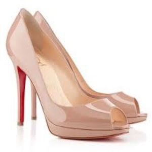 💯 Auth Christian Louboutin Yolanda peep heels