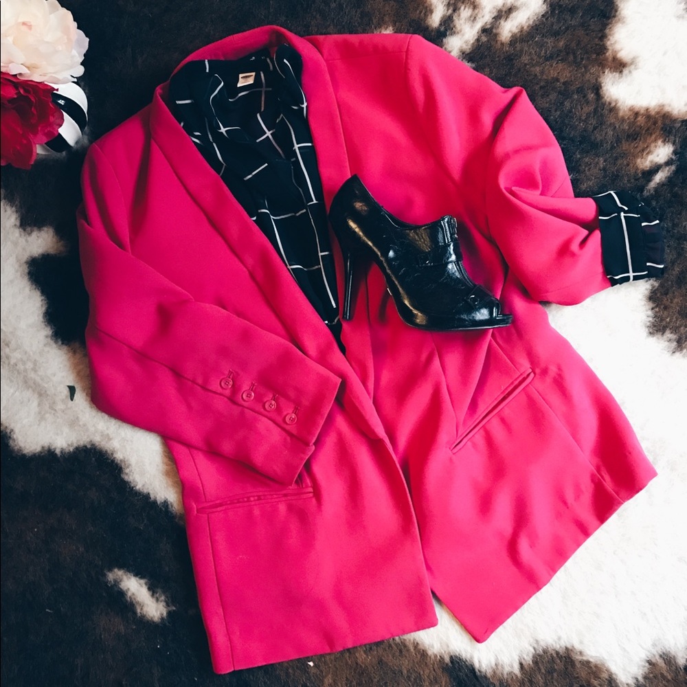 Hot pink chic blazer!