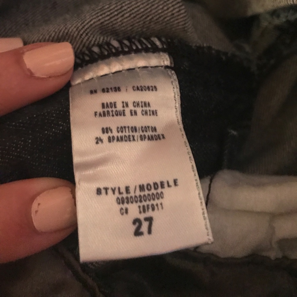 🎉🎉HP 5/22🎉🎉Guess Dark Wash Wide Leg Jeans - Picture 6 of 7