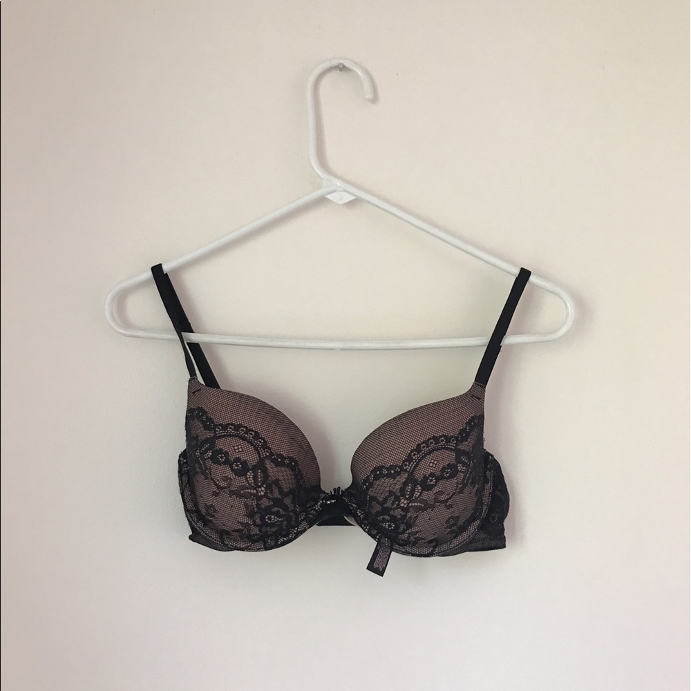 VS Black Lace Bra - Picture 3 of 5