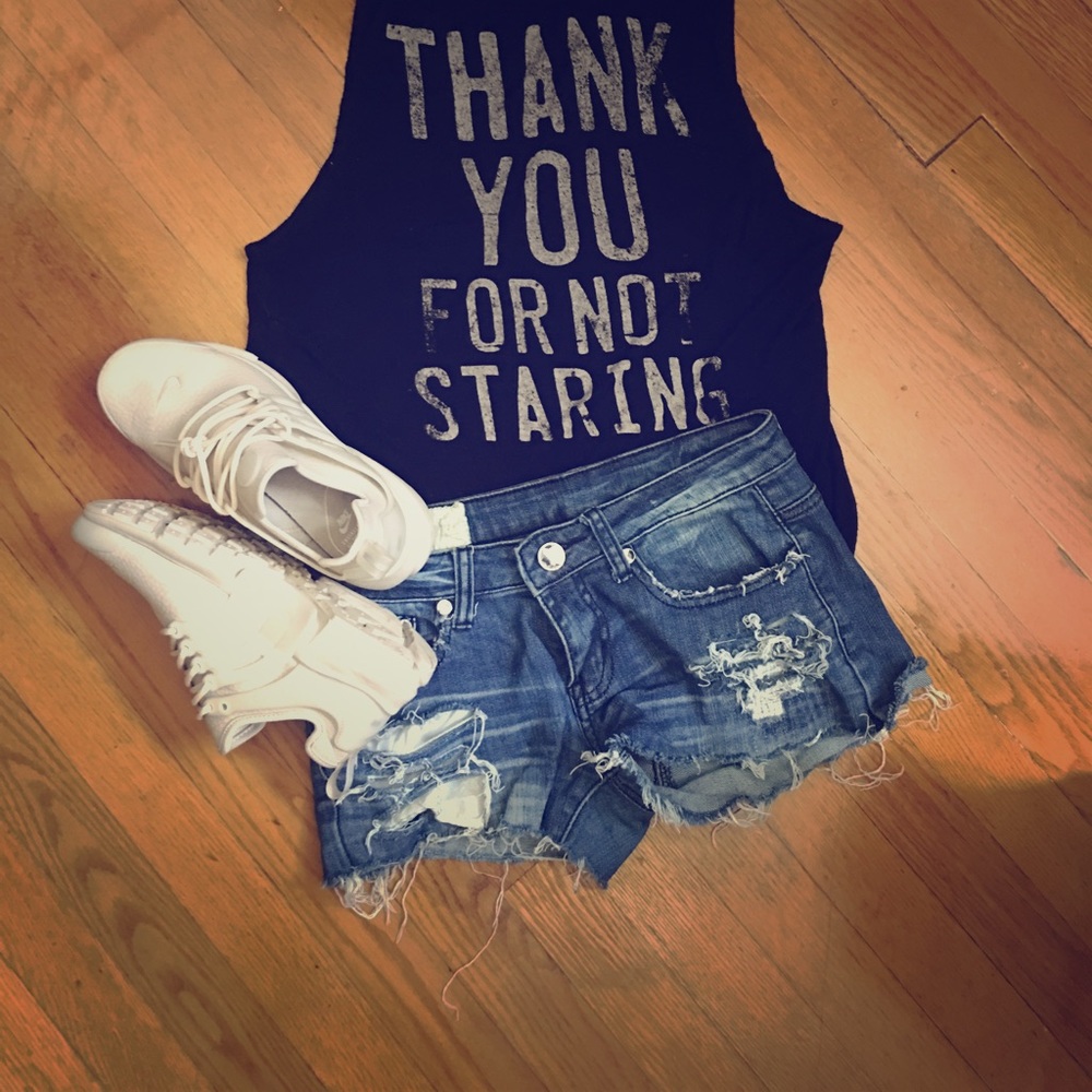 Denim frayed shorts.