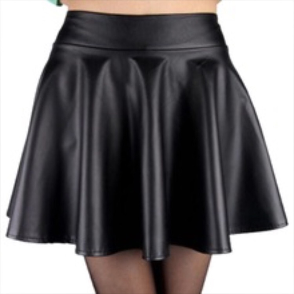 NWOT pleated skirt - Picture 3 of 4
