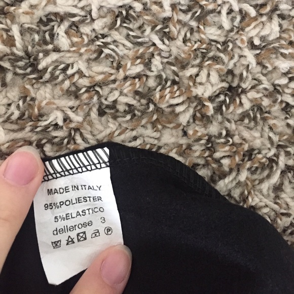 NWOT pleated skirt - Picture 4 of 4