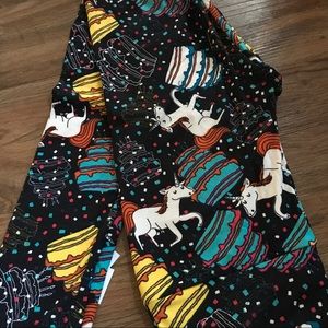 LuLaRoe birthday leggings, OS