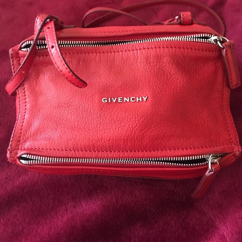 Givenchy pandora mini red