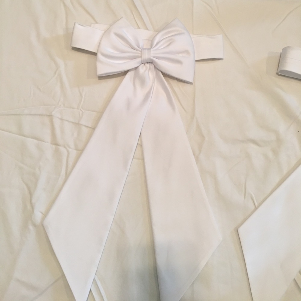 Dress bows