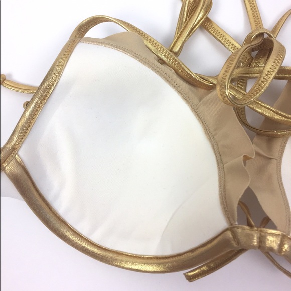 Victoria's Secret Padded Underwire Bikini Top - Picture 2 of 5