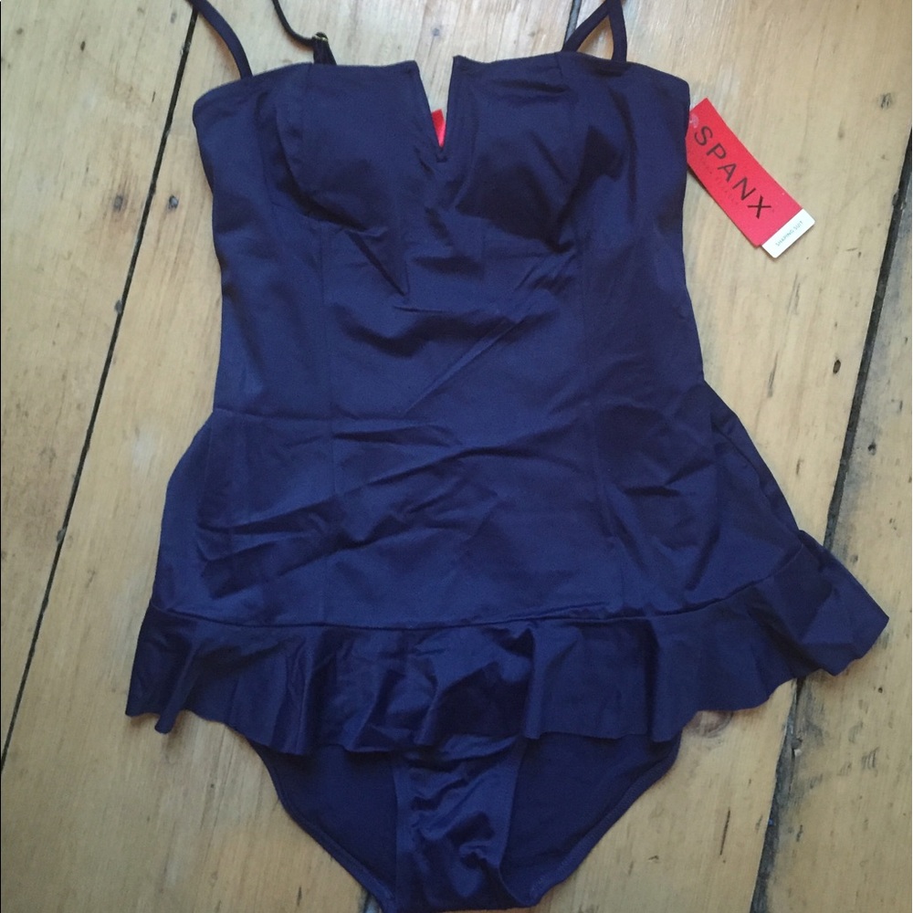 🆕 Spanx Ruffle Swim Dress - Picture 2 of 5