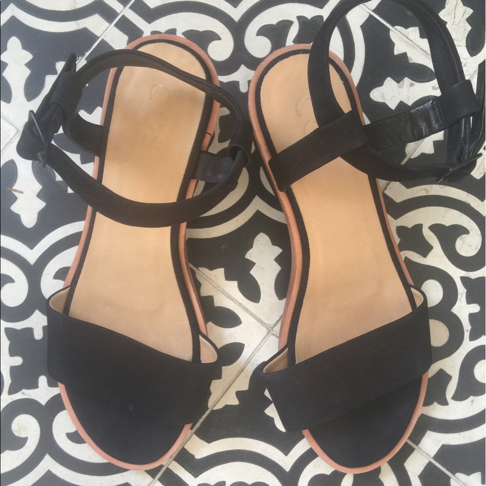 Cos a modern functional fashion brand owned by H&M