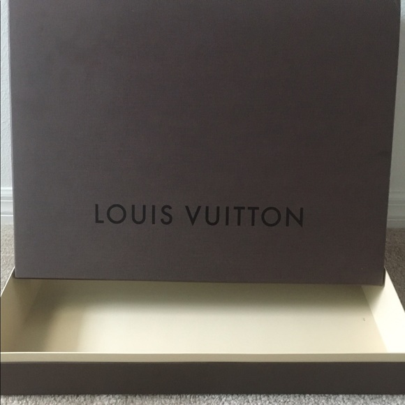 Authentic Louis Vuitton travel bag box. - Picture 1 of 5