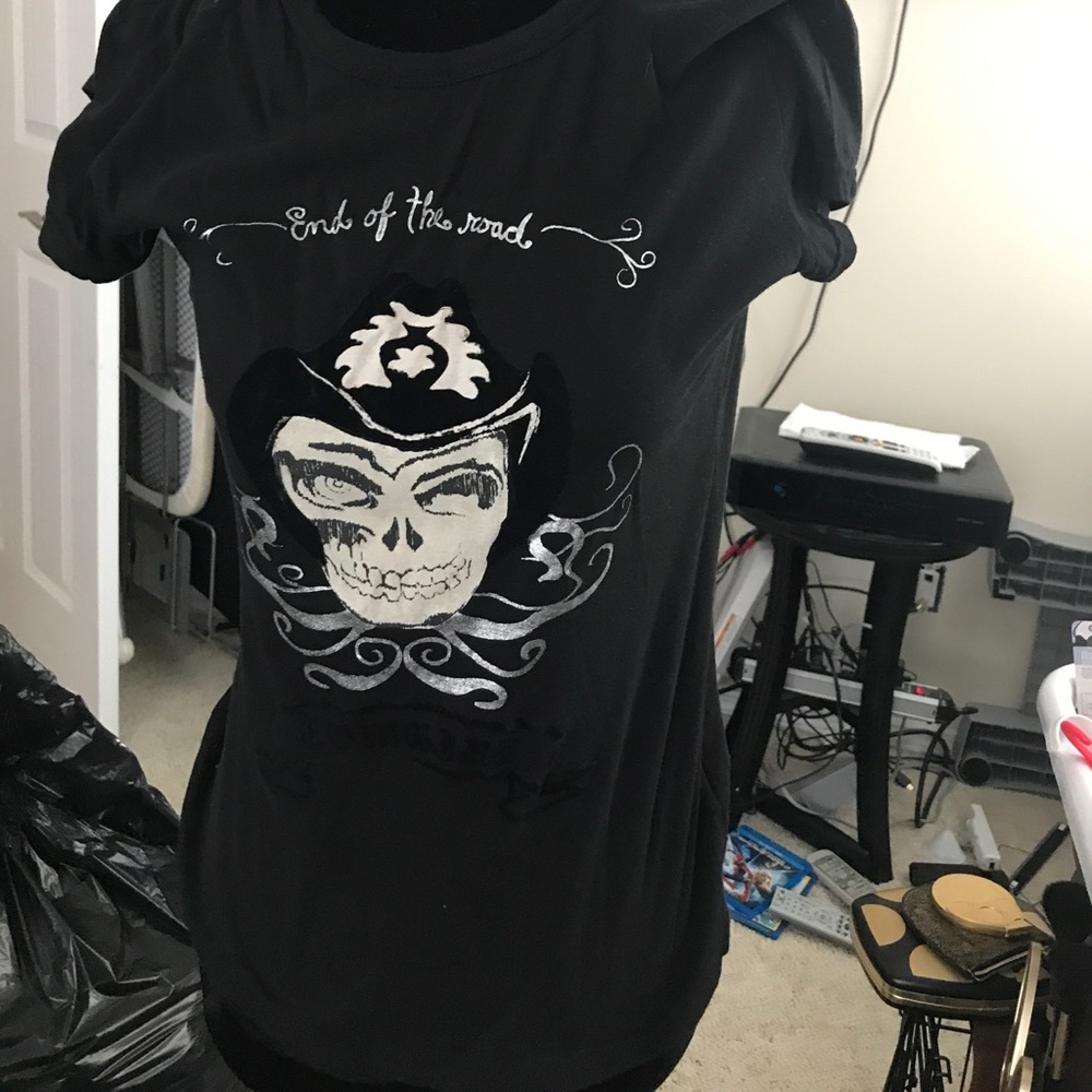 Black tshirt