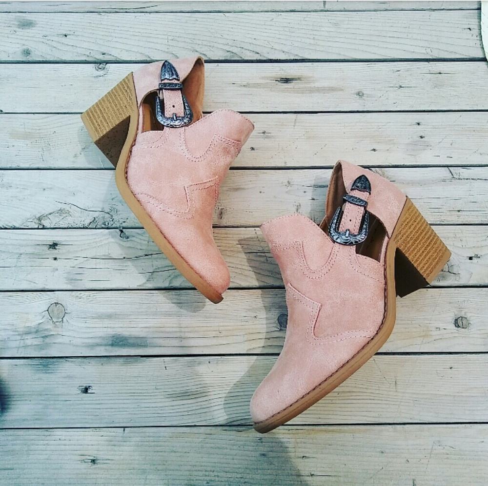 LAST CHANCE!!//The Dixie// Mauve buckled booties - Picture 4 of 4