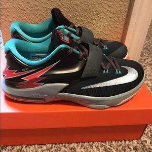 KD size 5.5y