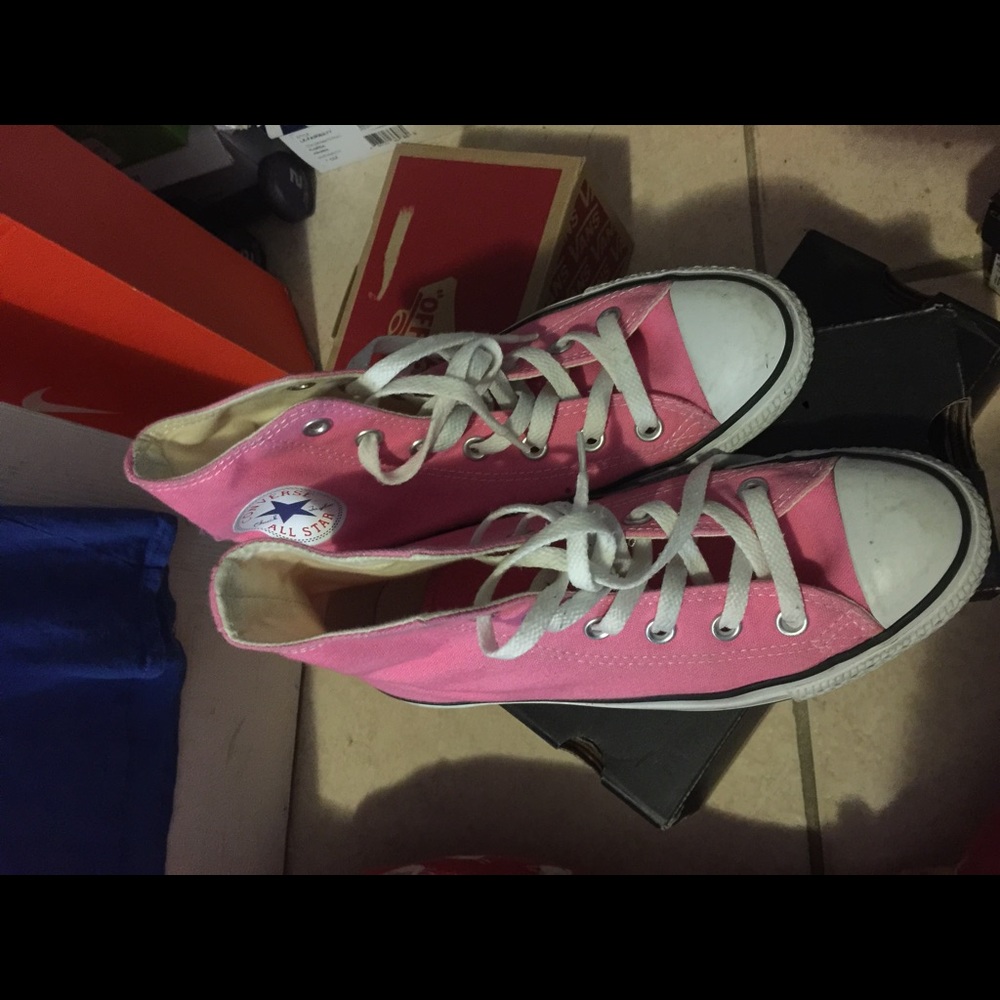 Pink converse