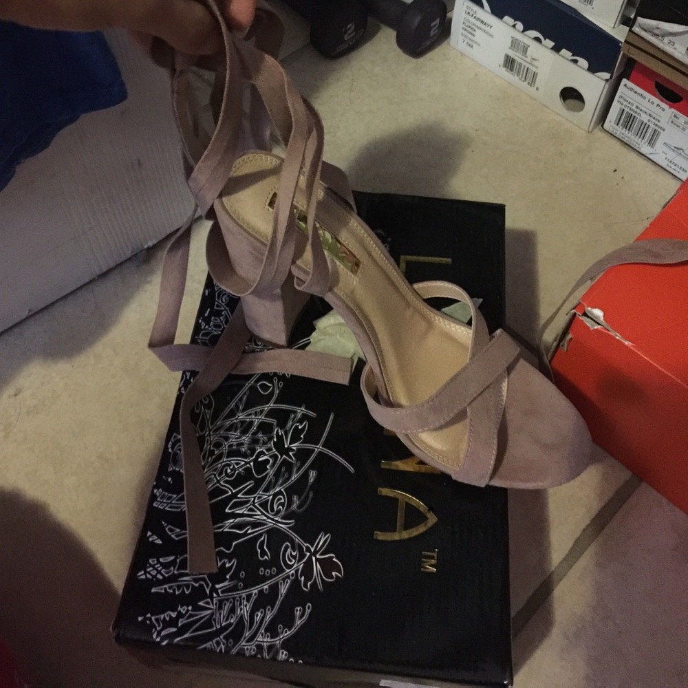 Wrap around heels