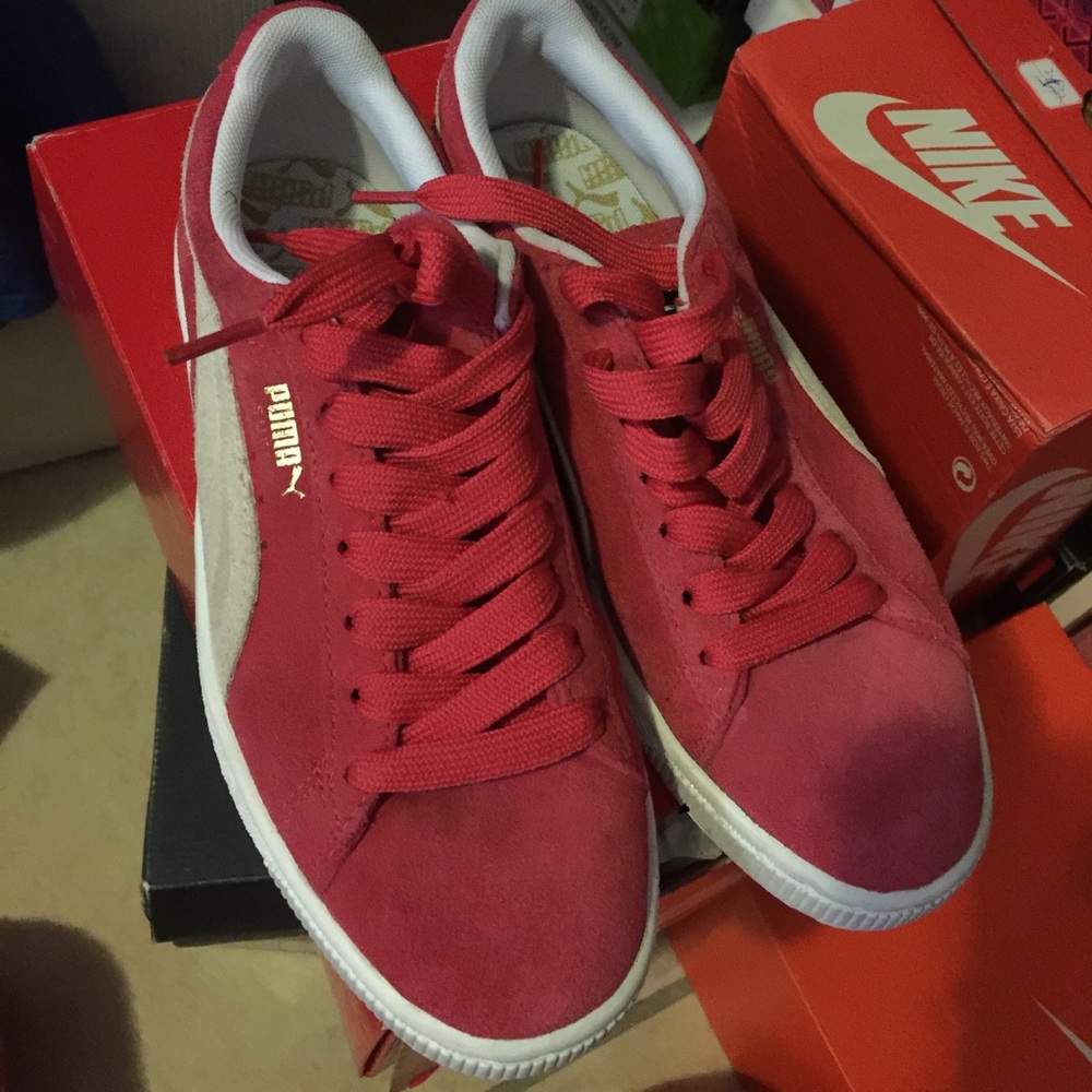 Pink shade pumas