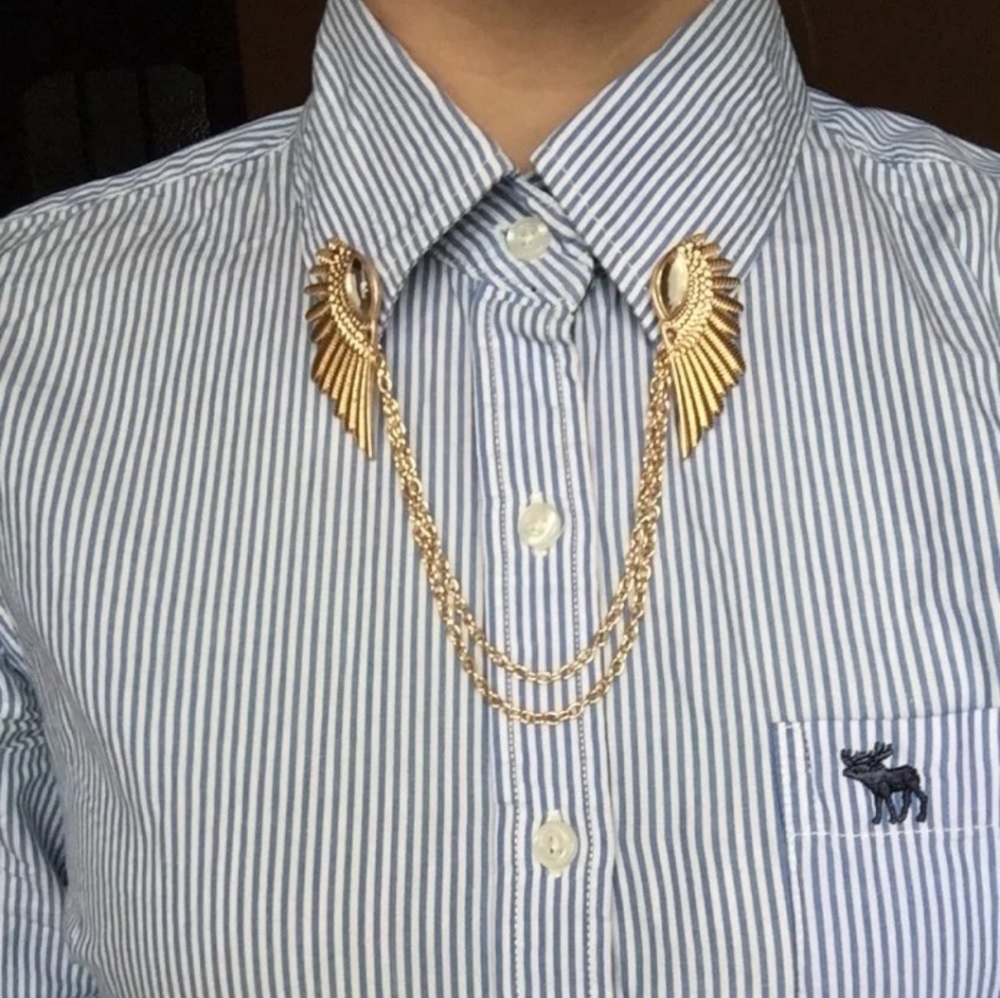 Gold Wings Chain Collar Brooch Necklace - Picture 6 of 6