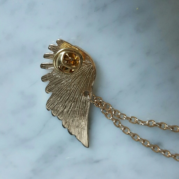 Gold Wings Chain Collar Brooch Necklace - Picture 4 of 6