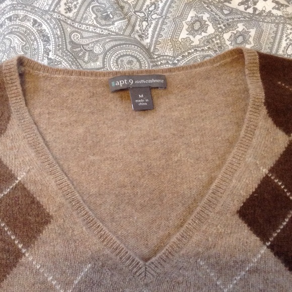 🌼Apt. 9 Classic 100% Cashmere Argyle Sweater🌼 - Picture 4 of 4