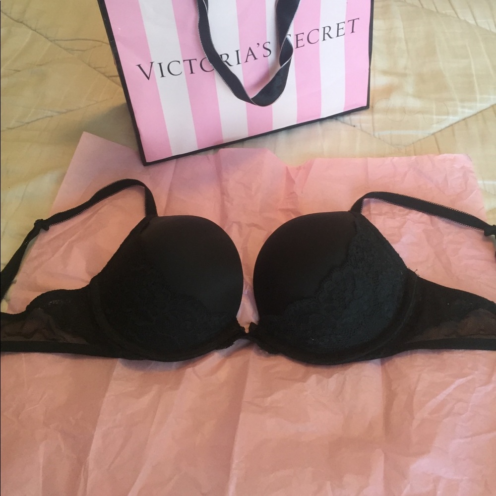 Never worn. Victoria secret push up bra.