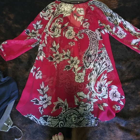 Top - Picture 2 of 4