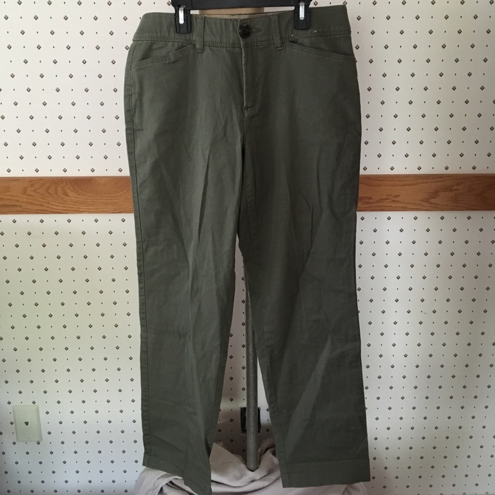 Never worn army green pants.