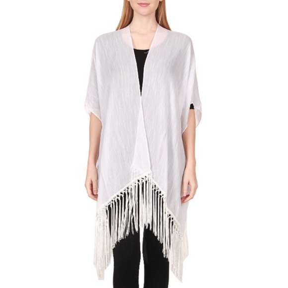 Summer White Vest with Lace in the back ! - Picture 3 of 3