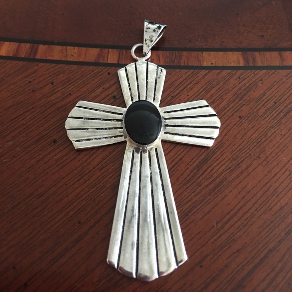 Sterling silver cross😎👸🏻🐝❤️