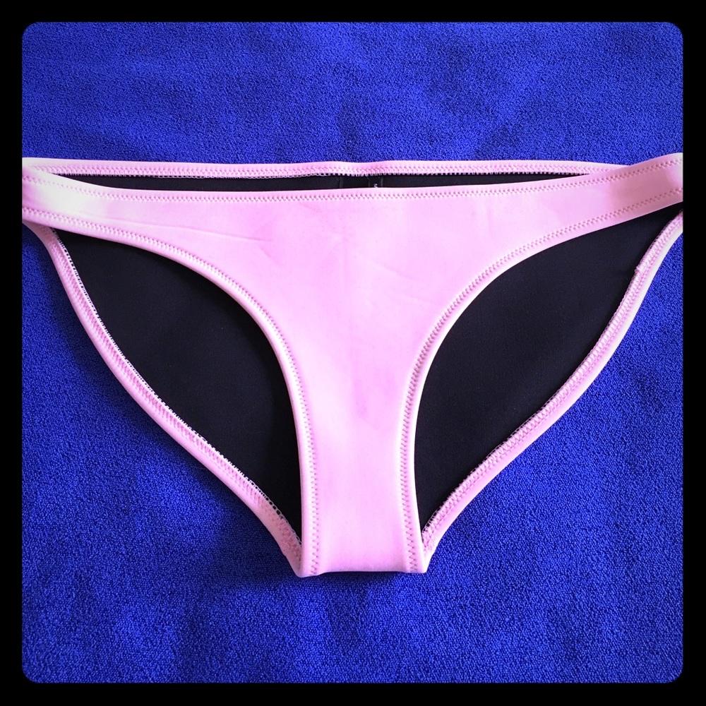 Authentic triangle bottoms