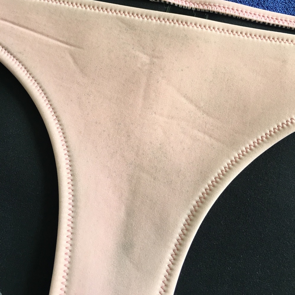 Authentic triangle bottoms - Picture 2 of 3
