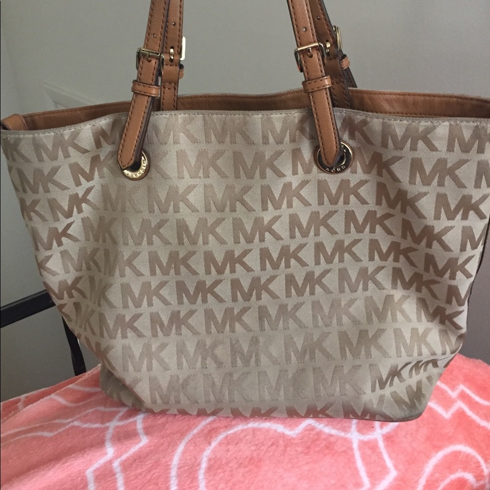 Michael Kors purse