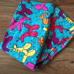 LuLaRoe birthday leggings OS