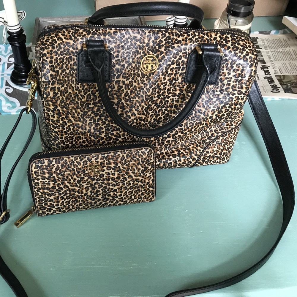 Tory Burch  Robinson satchel and wallet / cheetah