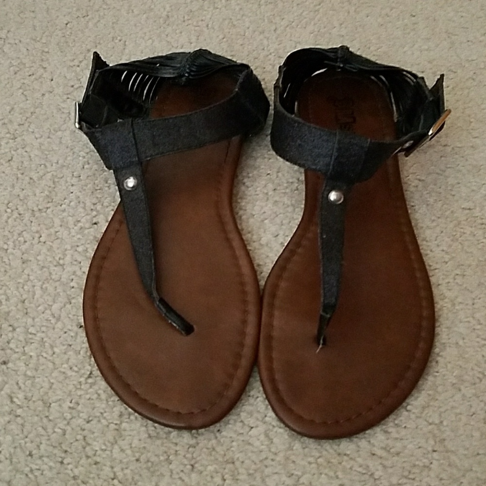 Brash t-strap sandal