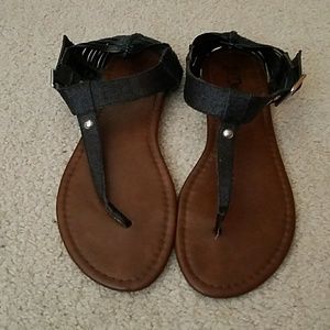 Brash t-strap sandal