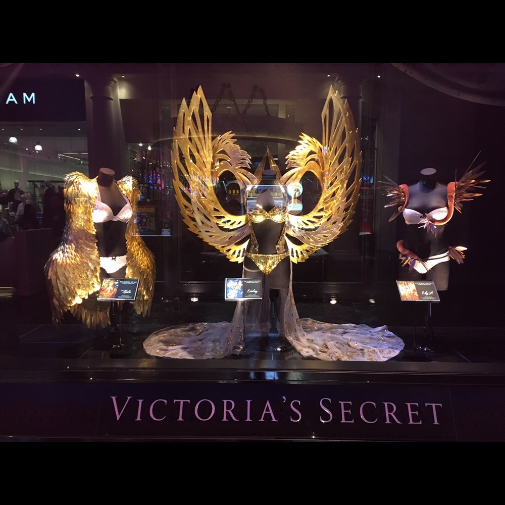 Meet your Posher, Dana