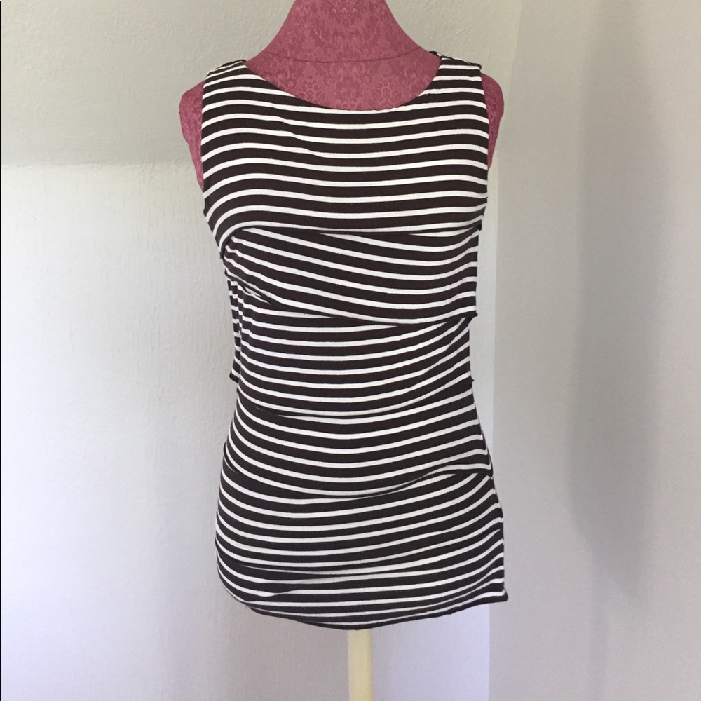 **SOLD**Vince Camuto Abstract Stripe Top