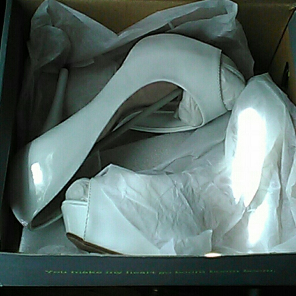 Women's shoes