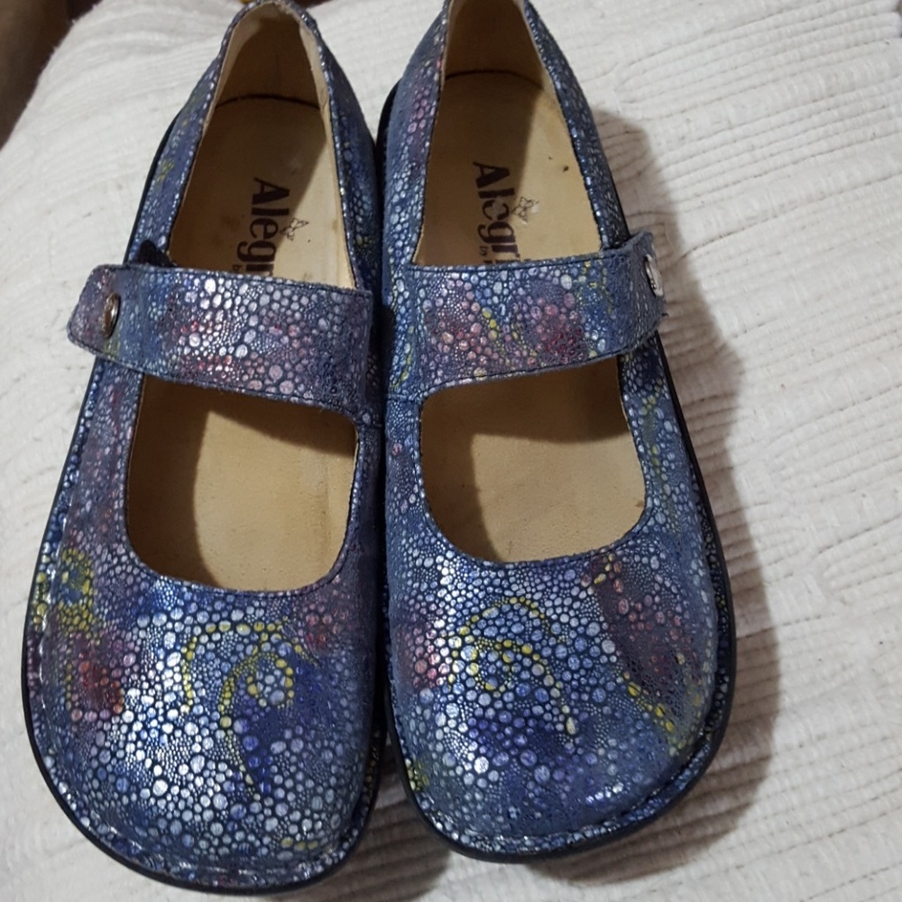 Algeria size 37