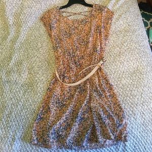 Women's dress with belt